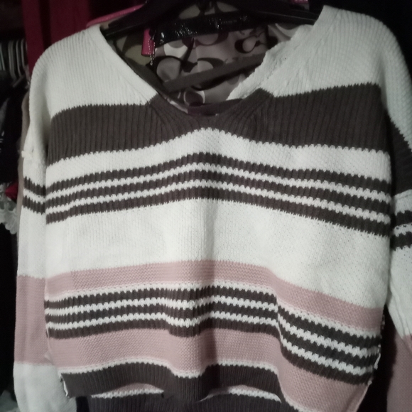 Crop top - Picture 2 of 4